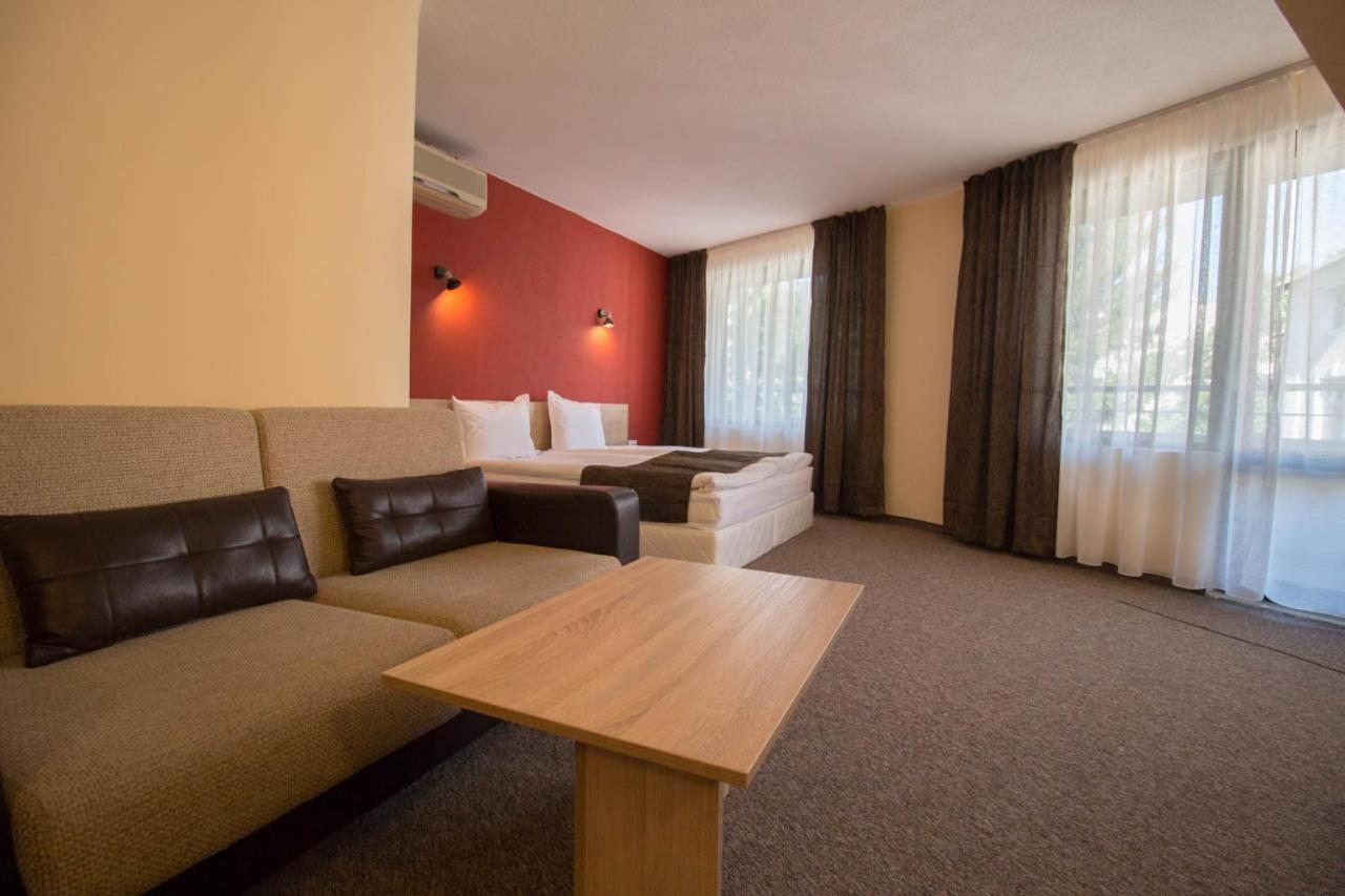 Evridika Hotel เดวิน ภายนอก รูปภาพ