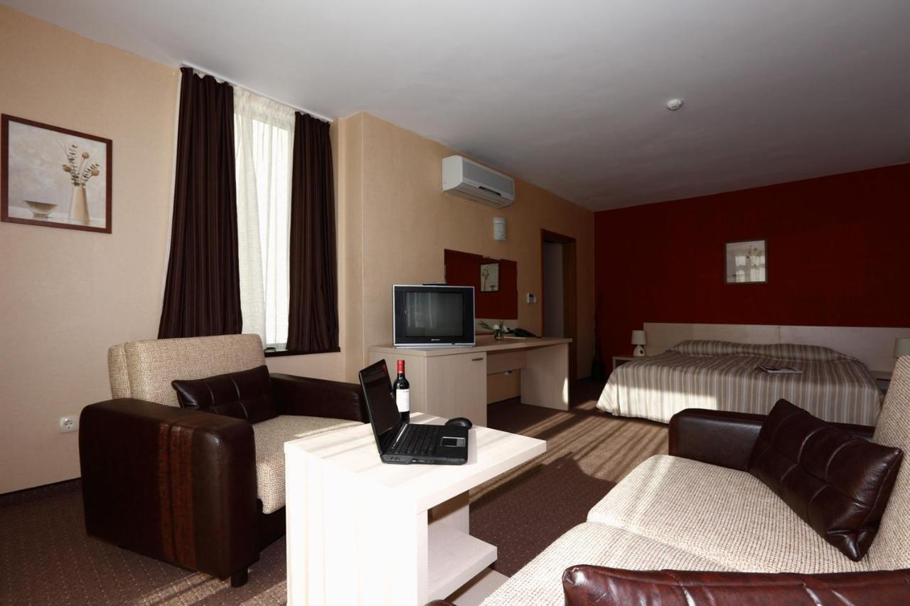 Evridika Hotel เดวิน ภายนอก รูปภาพ